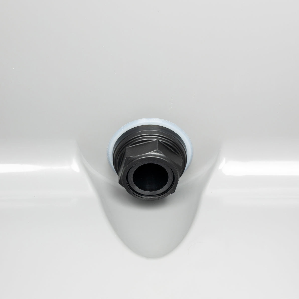 52 QT Ultra-Light Cooler Drain Plugs image 7